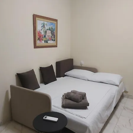 דירה Xenia Center ניאה מודאניה