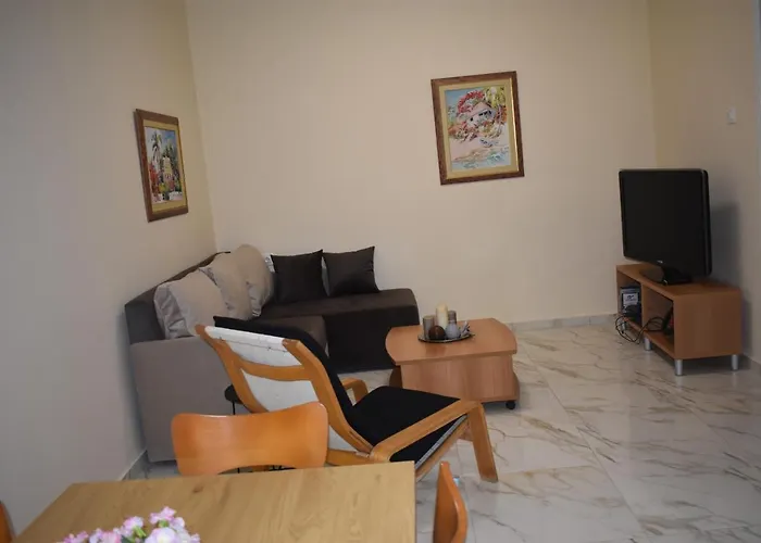 Xenia Center * Nea Moudania